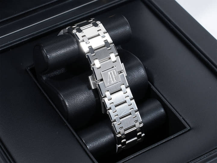 オーデマピゲ ロイヤルオーク ジャンボ エクストラ シン Ref.15202ST.OO.1240ST.01 ステンレススチール ブルー文字盤 中古 keuf7sj8