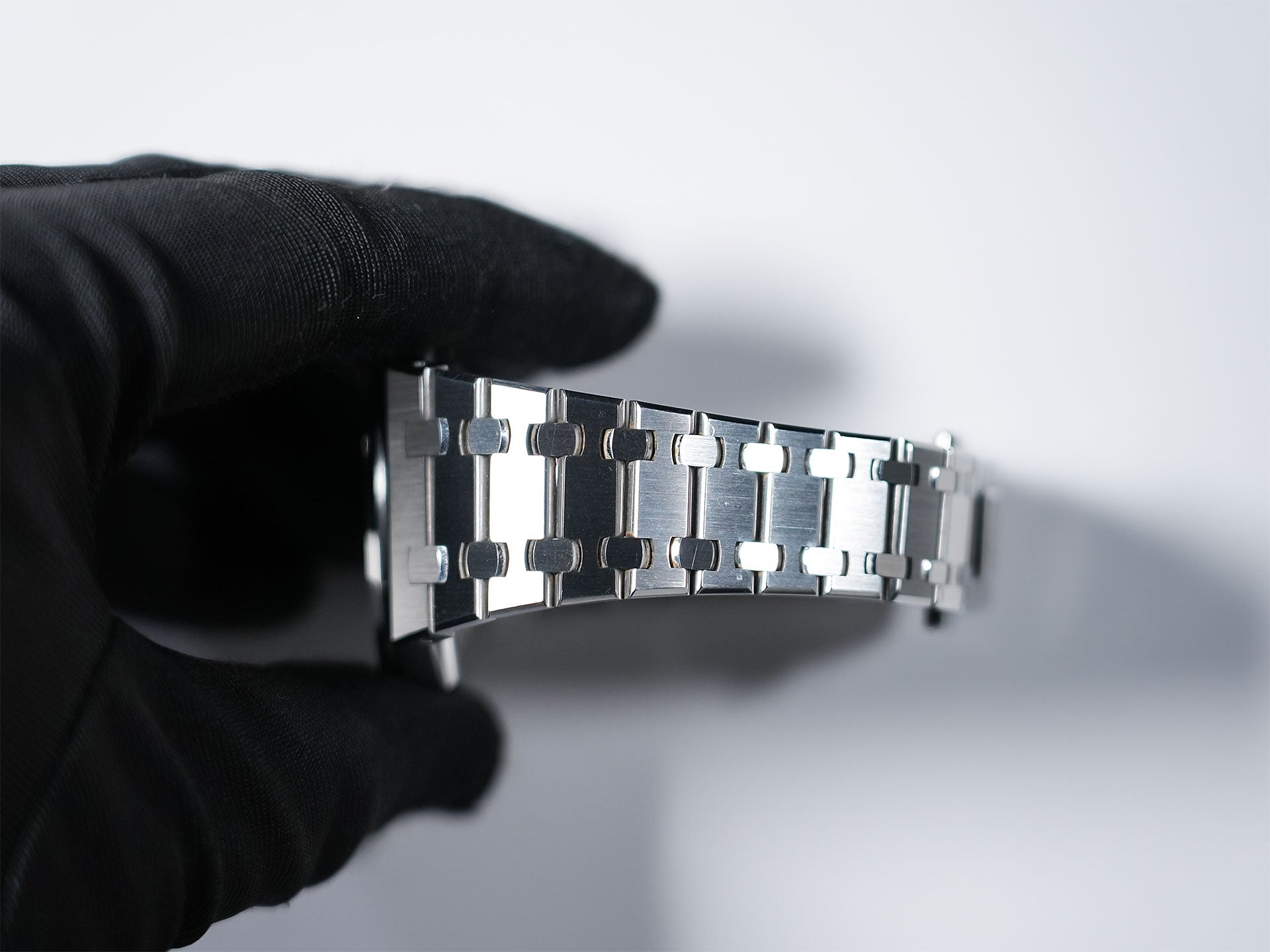 オーデマピゲ ロイヤルオーク ジャンボ エクストラ シン Ref.15202ST.OO.1240ST.01 ステンレススチール ブルー文字盤 中古 keuf7sj8