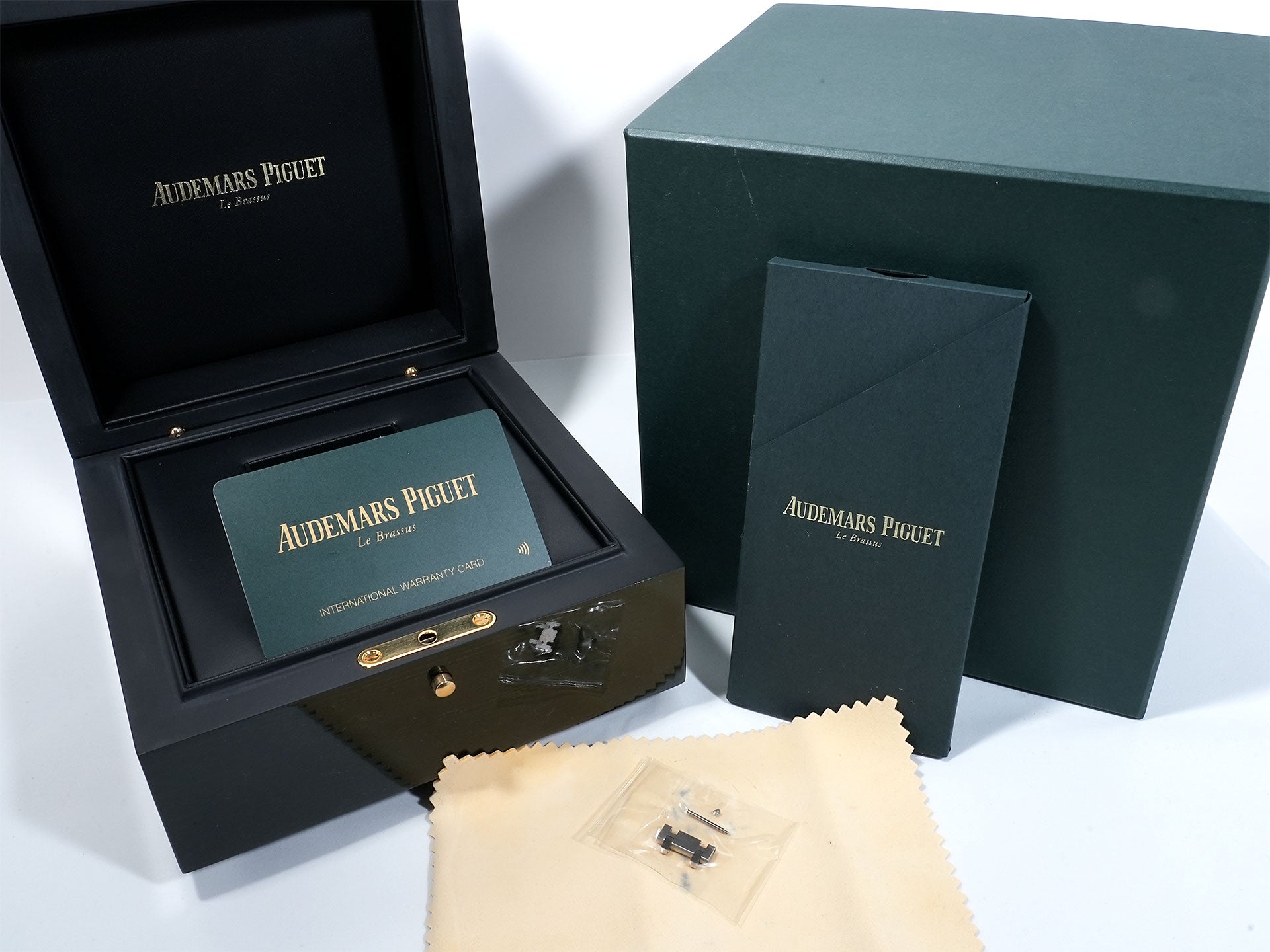 オーデマピゲ ロイヤルオーク ジャンボ エクストラ シン Ref.15202ST.OO.1240ST.01 ステンレススチール ブルー文字盤 中古 keuf7sj8