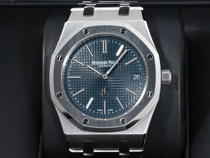 Audemars Piguet Royal Oak Extra-Thin Ref. 15202ST.OO.1240ST.01.A Stainless Steel Blue Dial Excellent Condition spd25s7e