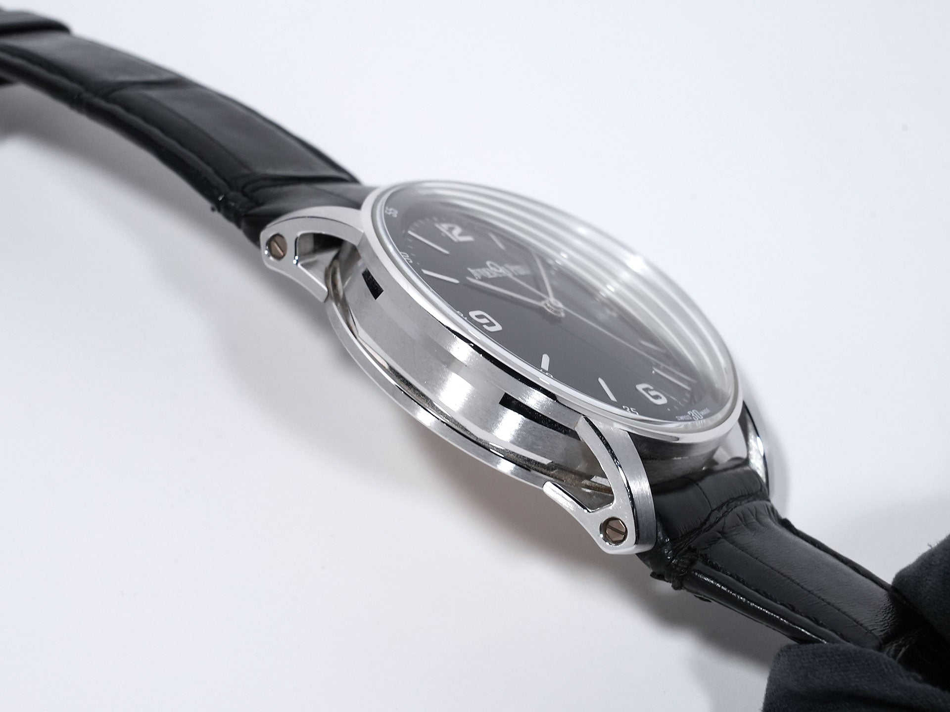 Audemars Piguet CODE 11.59 by Audemars Piguet Ref. 15210BC.OO.A002CR.01 White Gold Black Dial Pre-owned z83v3w8r