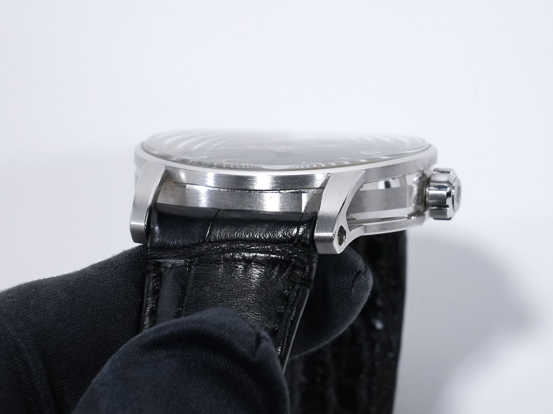 Audemars Piguet CODE 11.59 by Audemars Piguet Ref. 15210BC.OO.A002CR.01 White Gold Black Dial Pre-owned z83v3w8r