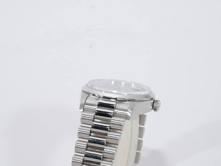 Pre-owned Rolex Day-Date Ref. 18206 in Platinum with Blue Milliard Dial (gop3my6c)