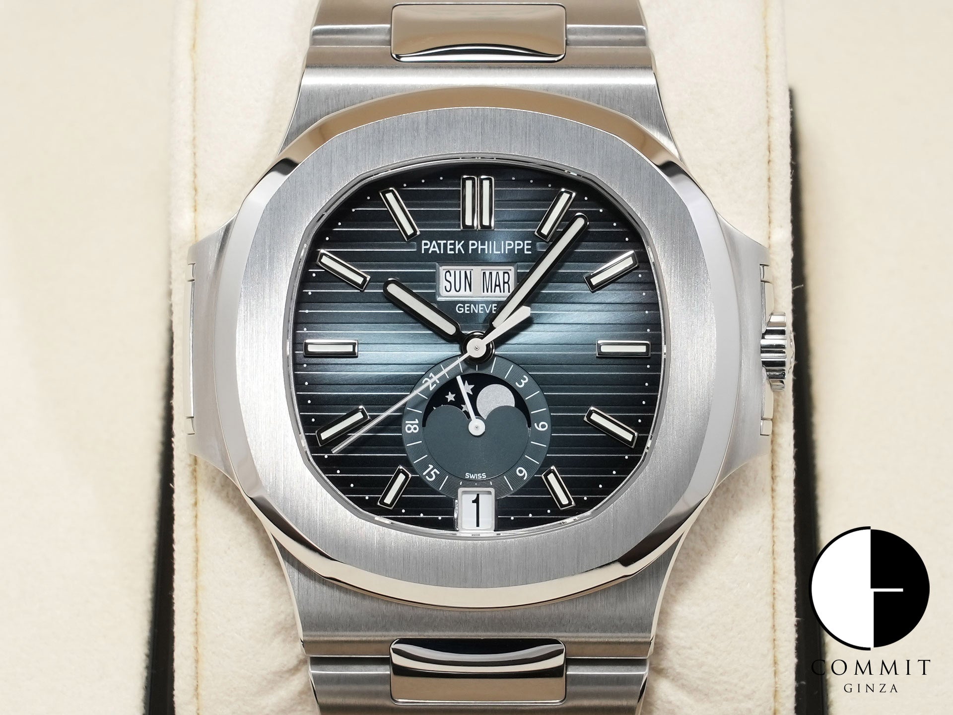 パテックフィリップ ノーチラス アニュアルカレンダー ムーンフェイズ Ref.5726/1A-014 ステンレススチール ブルー、ブラックグラデーション文字盤 美中古 ab3e7jbj