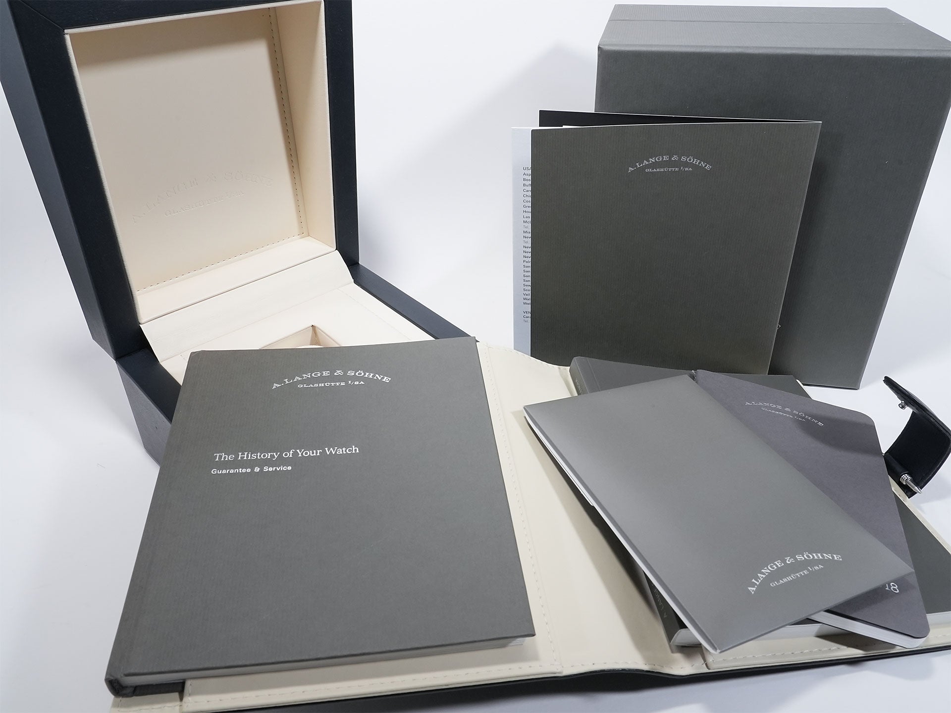 A. Lange & Söhne 1815 Annual Calendar Ref. 238.026 White Gold Silver Dial Pre-owned w7z8zs8z