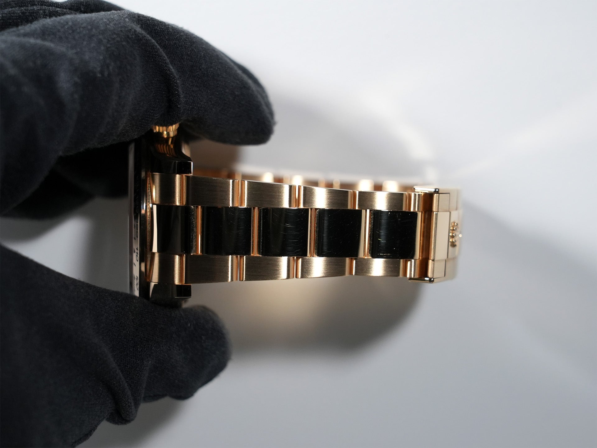 Rolex Daytona Ref. 126508 Yellow Gold with Golden and Bright Black Dial, Excellent Condition, 86u2ao35