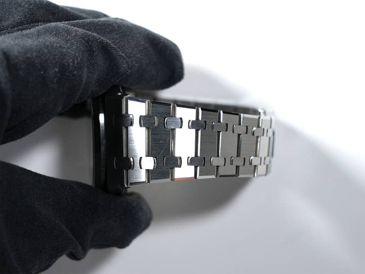 Audemars Piguet Royal Oak Ref. 15510ST.OO.1320ST.09 Stainless Steel Khaki Green Dial Pre-owned tiytigjv