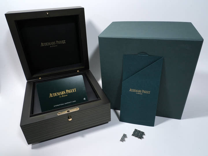 Audemars Piguet Royal Oak Ref. 15510ST.OO.1320ST.09 Stainless Steel Khaki Green Dial Pre-owned tiytigjv