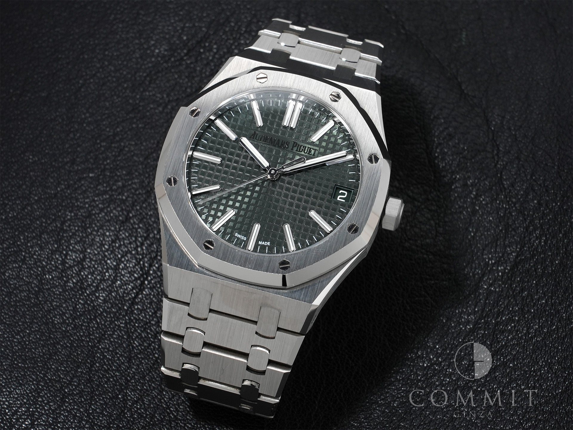 Audemars Piguet Royal Oak Ref. 15510ST.OO.1320ST.09 Stainless Steel Khaki Green Dial Pre-owned tiytigjv