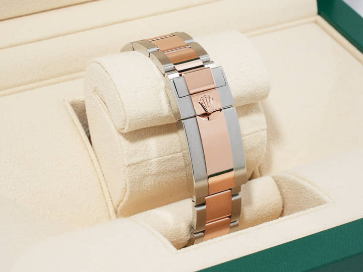 ロレックス GMTマスターII Ref.126711CHNR ステンレススチール/エバーローズゴールド ブラック文字盤 オイスターブレスレット 未使用 mue5xhsn