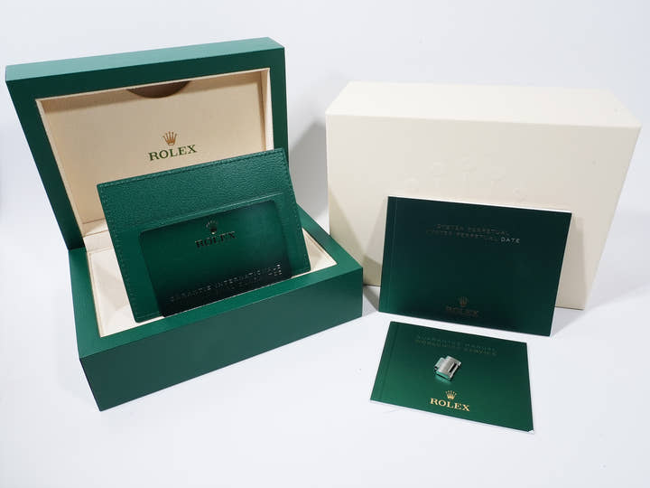 ロレックス オイスターパーペチュアル41 Ref.124300 ステンレススチール グリーン文字盤 美中古 f85iv3wh