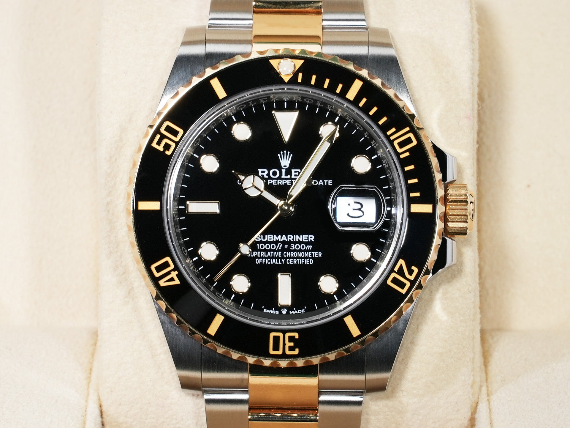 ロレックス サブマリーナー デイト Ref.126613LN ステンレススチール/イエローゴールド ブラック文字盤 美中古 kembvmz4
