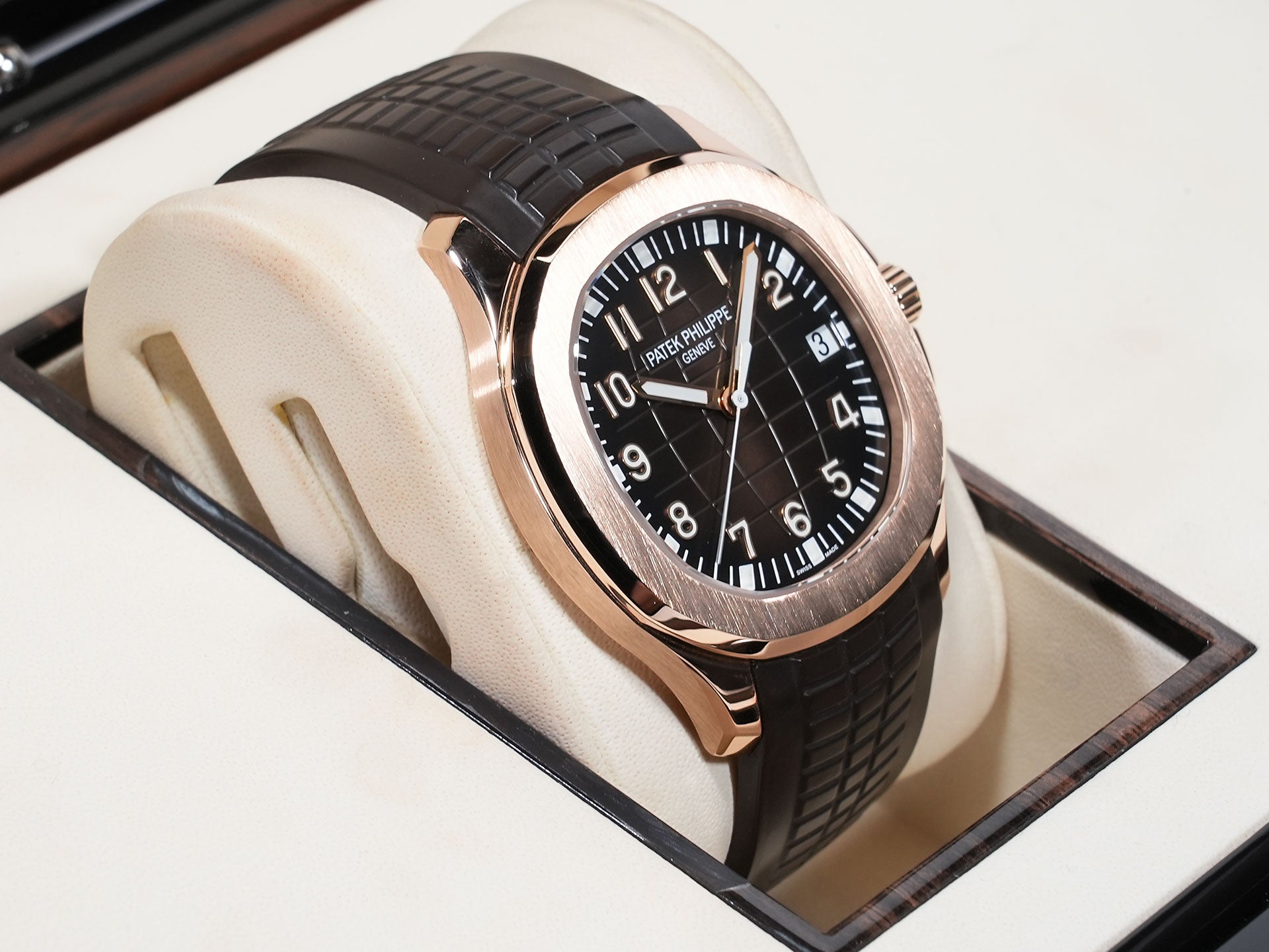 Patek Philippe Aquanaut Ref. 5167R-001 Rose Gold Brown Dial Pre-owned og3wzrd5
