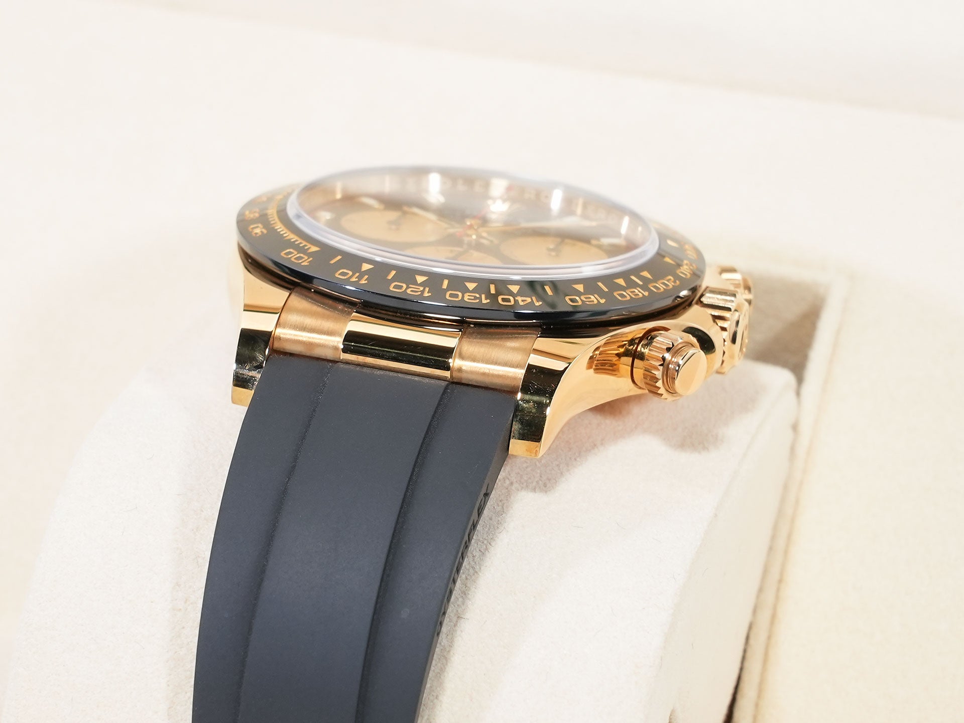 Rolex Daytona Ref. 116518LN Yellow Gold Black and Champagne Dial Excellent Condition 99yf3cd2