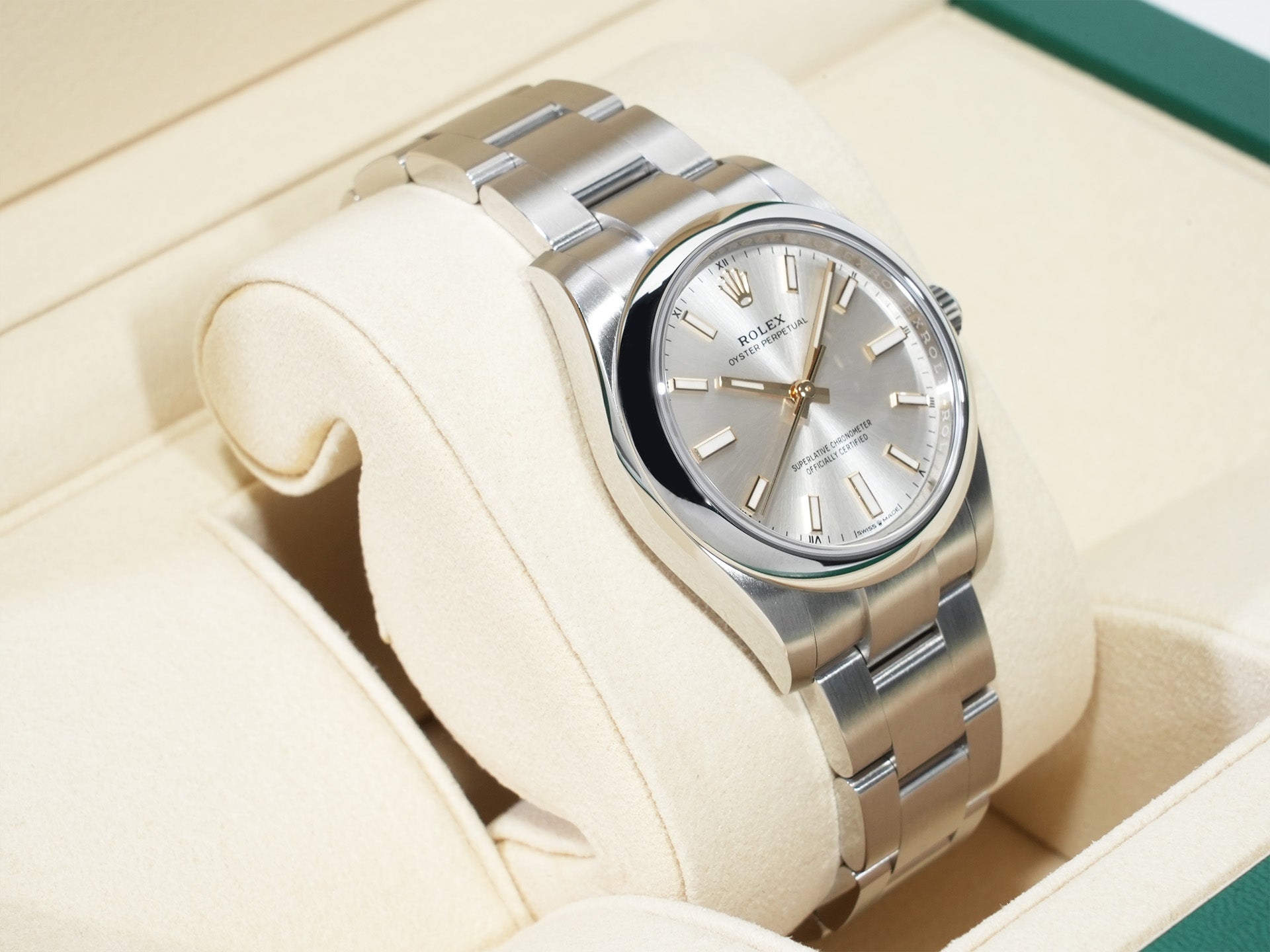 ロレックス オイスターパーペチュアル34 Ref.124200 ステンレススチール シルバー文字盤 未使用 e55i5ij7