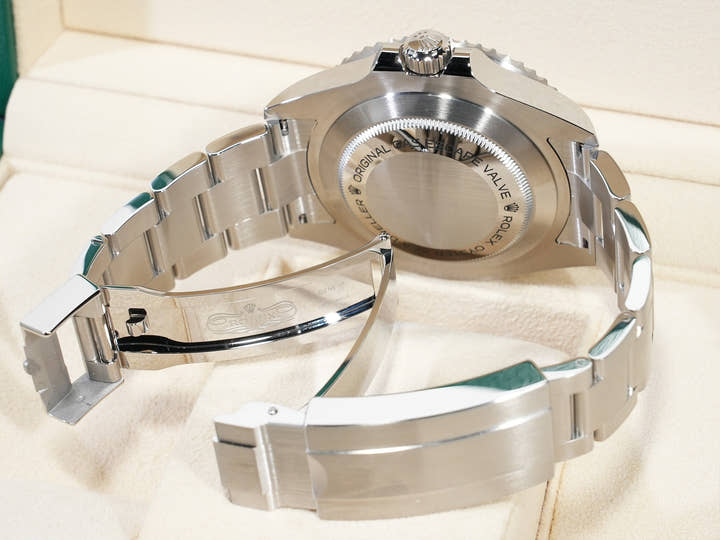 ロレックス シードゥエラー Ref.126600 ステンレススチール ブラック文字盤 未使用 4ycr5k5r