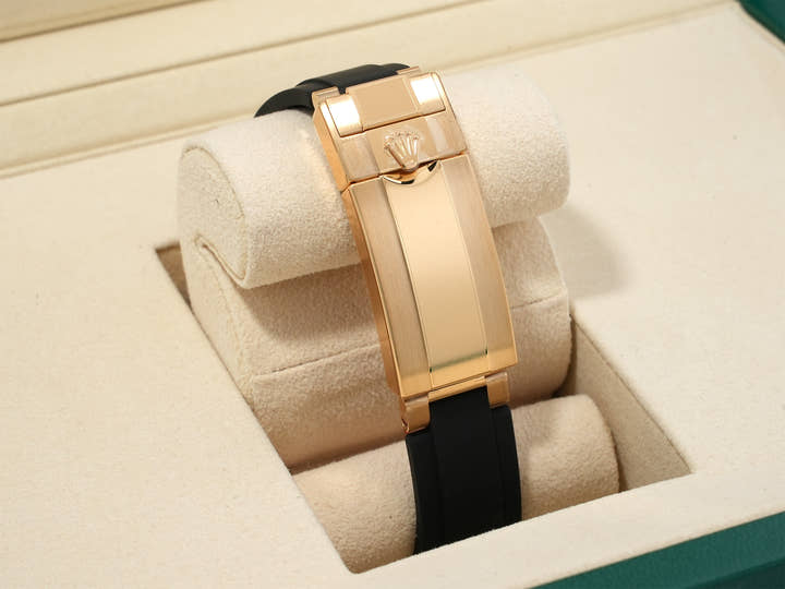 ロレックス デイトナ Ref.126518LN イエローゴールド ゴールデン文字盤 未使用 cdwwqq3h