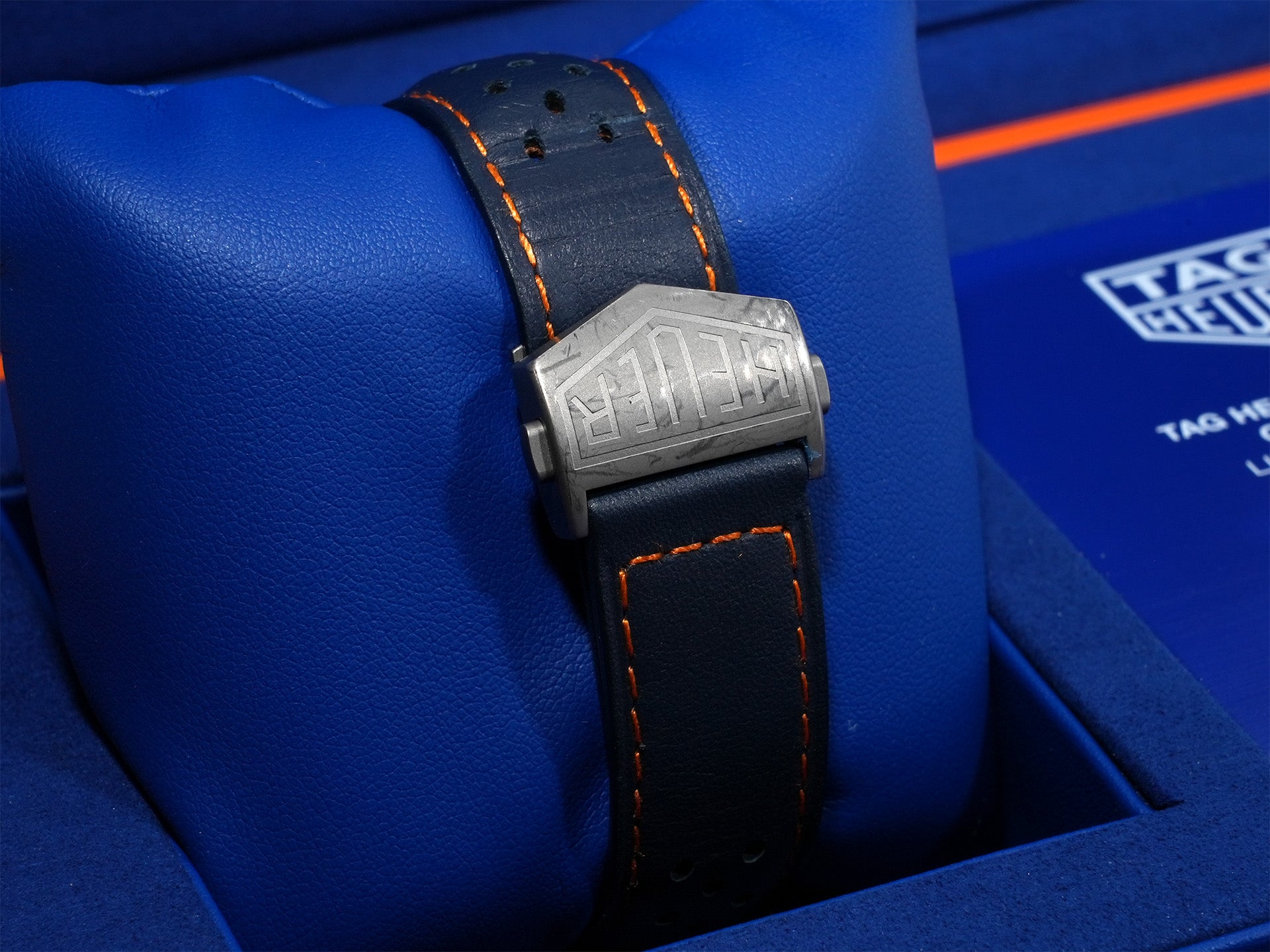 タグホイヤー モナコ クロノグラフ ガルフ Ref.CAW218G.EB0393 チタン ホワイト文字盤 美中古 icrtv9s2