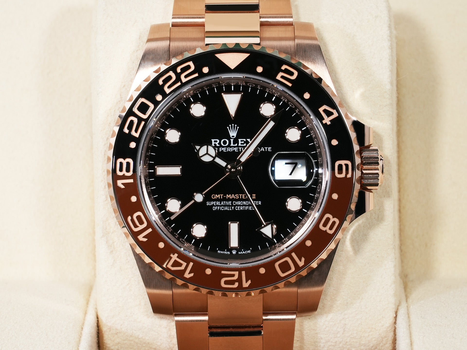 Rolex GMT-Master II Ref. 126715CHNR Everose Gold Black Dial Oyster Bracelet Unused 68rrd5tc
