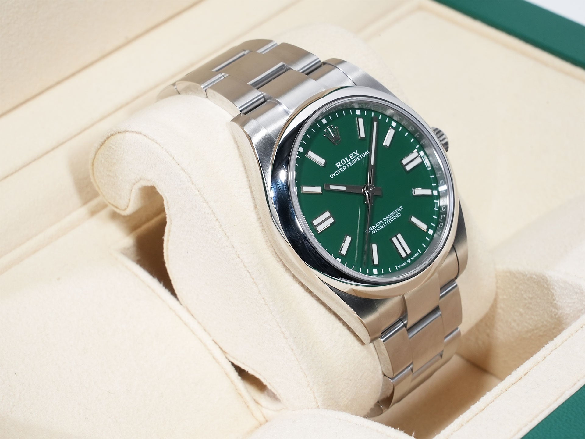ロレックス オイスターパーペチュアル41 Ref.124300 ステンレススチール グリーン文字盤 美中古 hpakwqsg