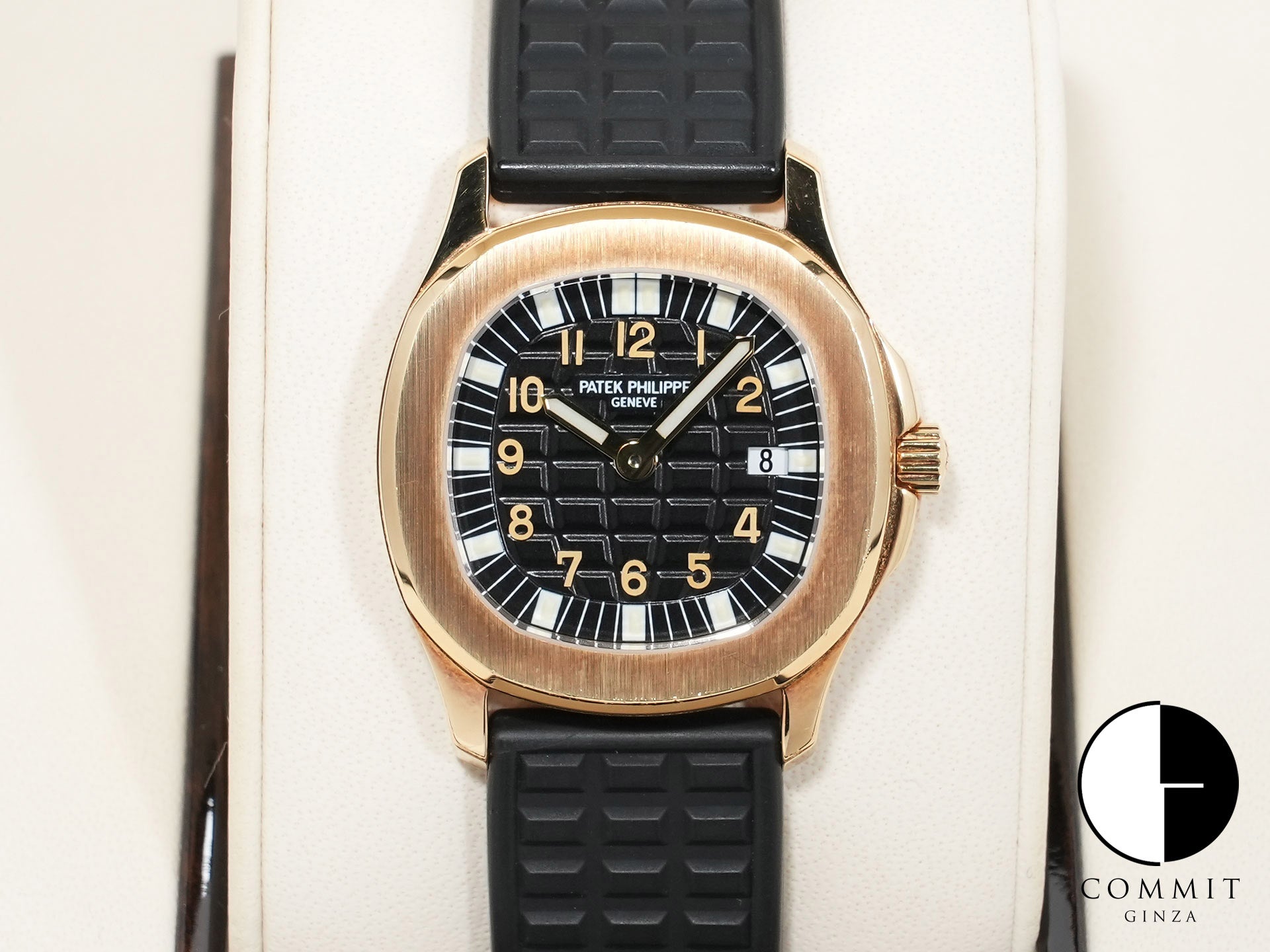 Patek Philippe Aquanaut Ref. 4960J Yellow Gold Black Dial Pre-owned dkzm4mip
