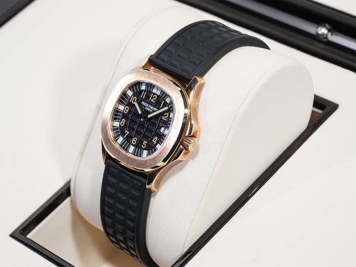 パテックフィリップ アクアノート Ref.4960J イエローゴールド ブラック文字盤 中古 dkzm4mip