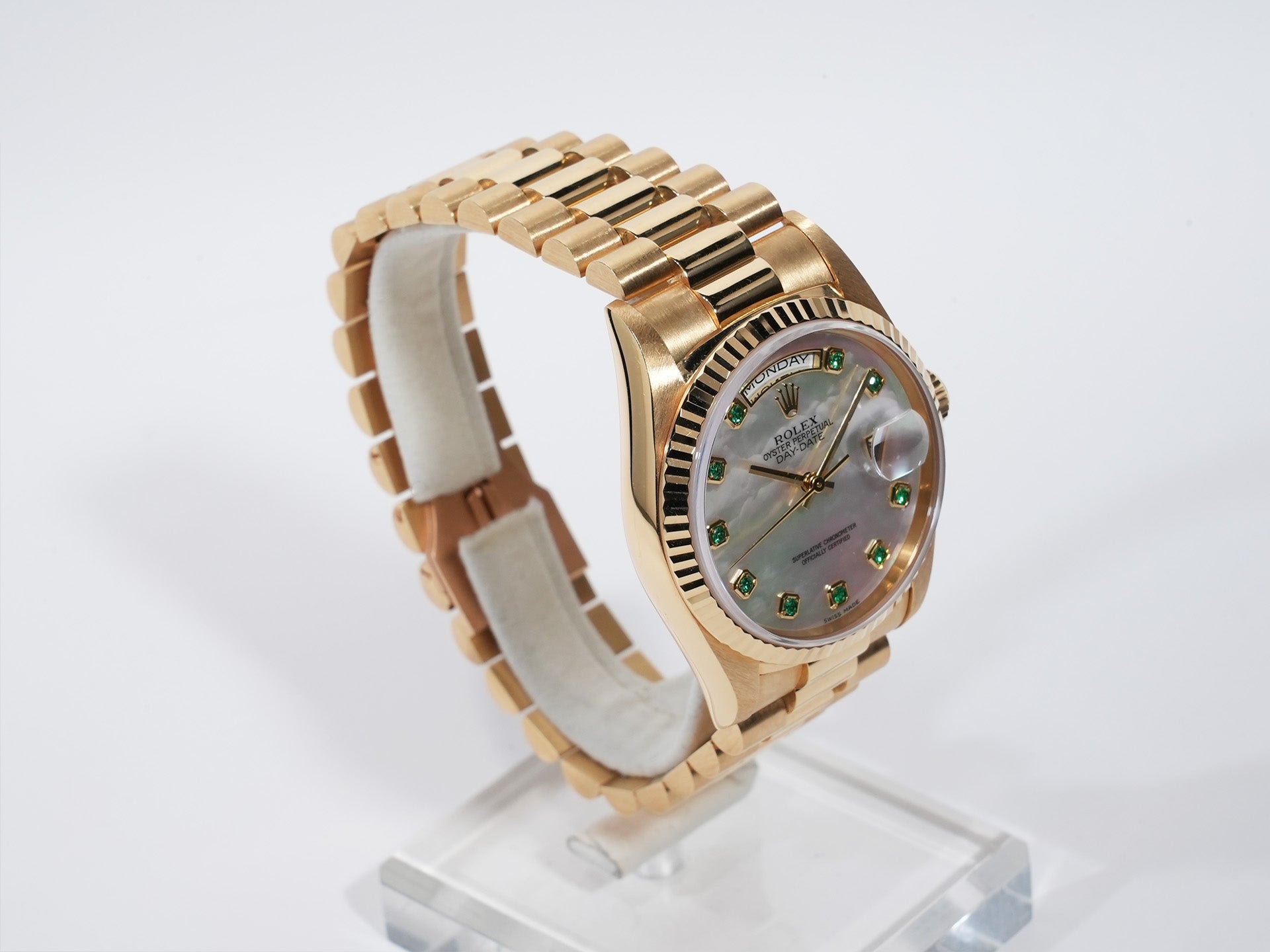 ロレックス デイデイト36 Ref.18238NGE イエローゴールド ホワイトシェル文字盤 中古 4nz9q73n