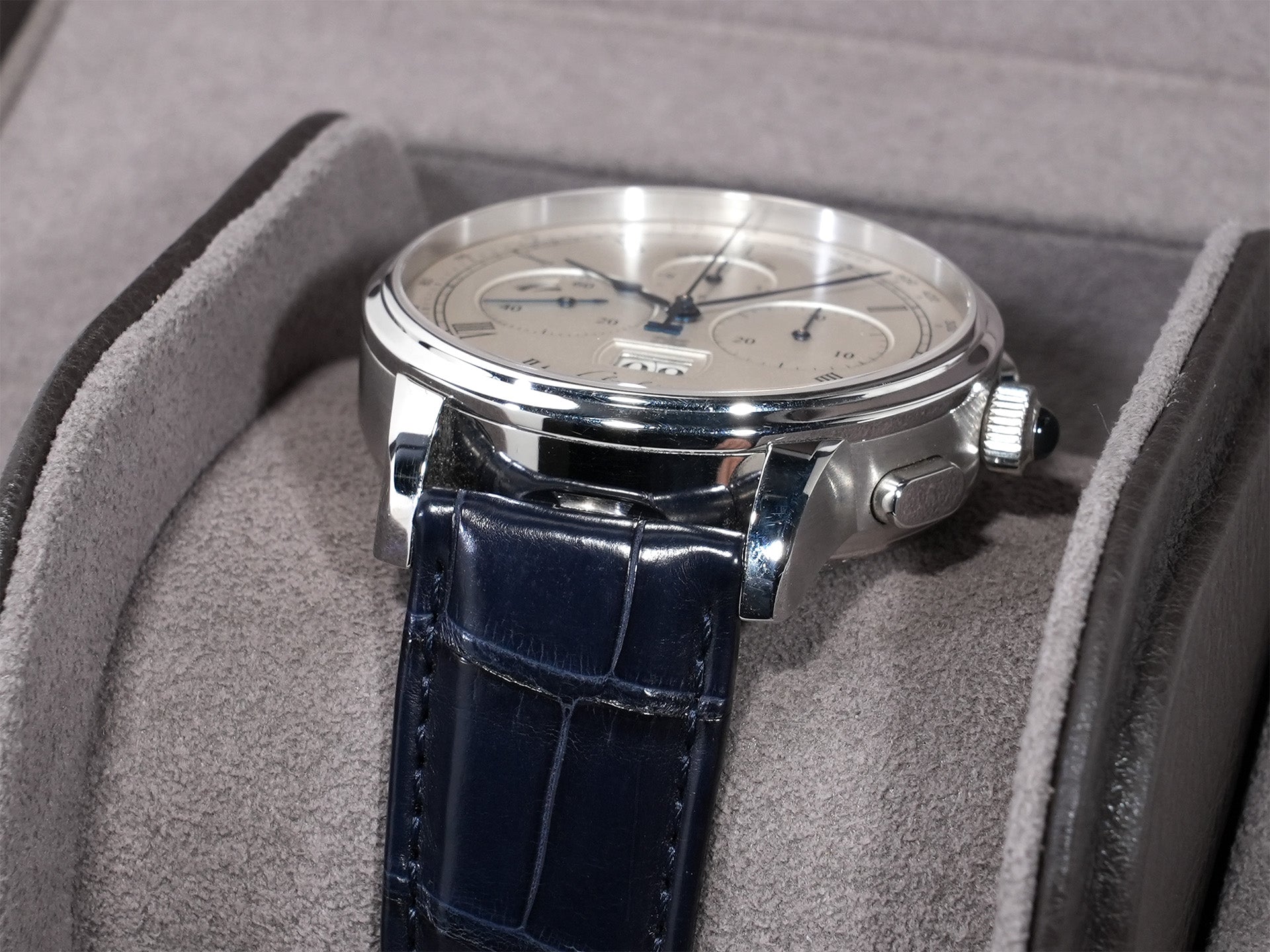 グラスヒュッテオリジナル セネタ クロノグラフ パノラマデイト Ref.1-37-01-02-03-30 プラチナ シルバー文字盤 中古 uywbou2s