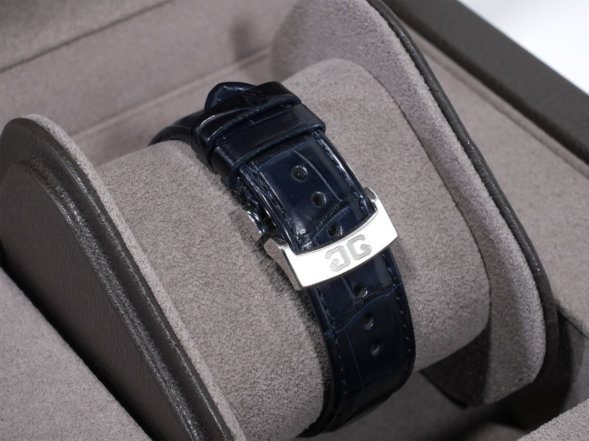 グラスヒュッテオリジナル セネタ クロノグラフ パノラマデイト Ref.1-37-01-02-03-30 プラチナ シルバー文字盤 中古 uywbou2s