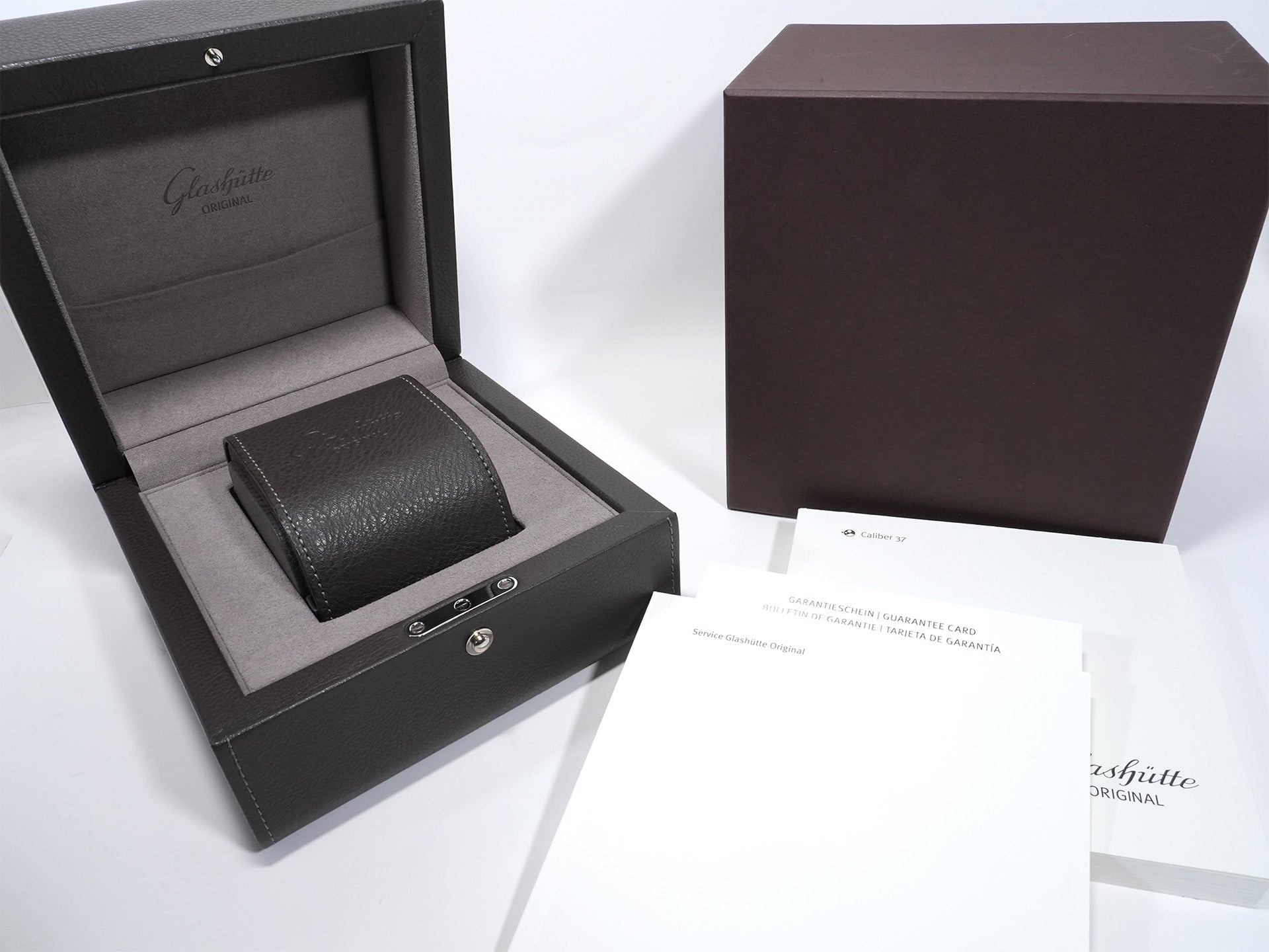 グラスヒュッテオリジナル セネタ クロノグラフ パノラマデイト Ref.1-37-01-02-03-30 プラチナ シルバー文字盤 中古 uywbou2s