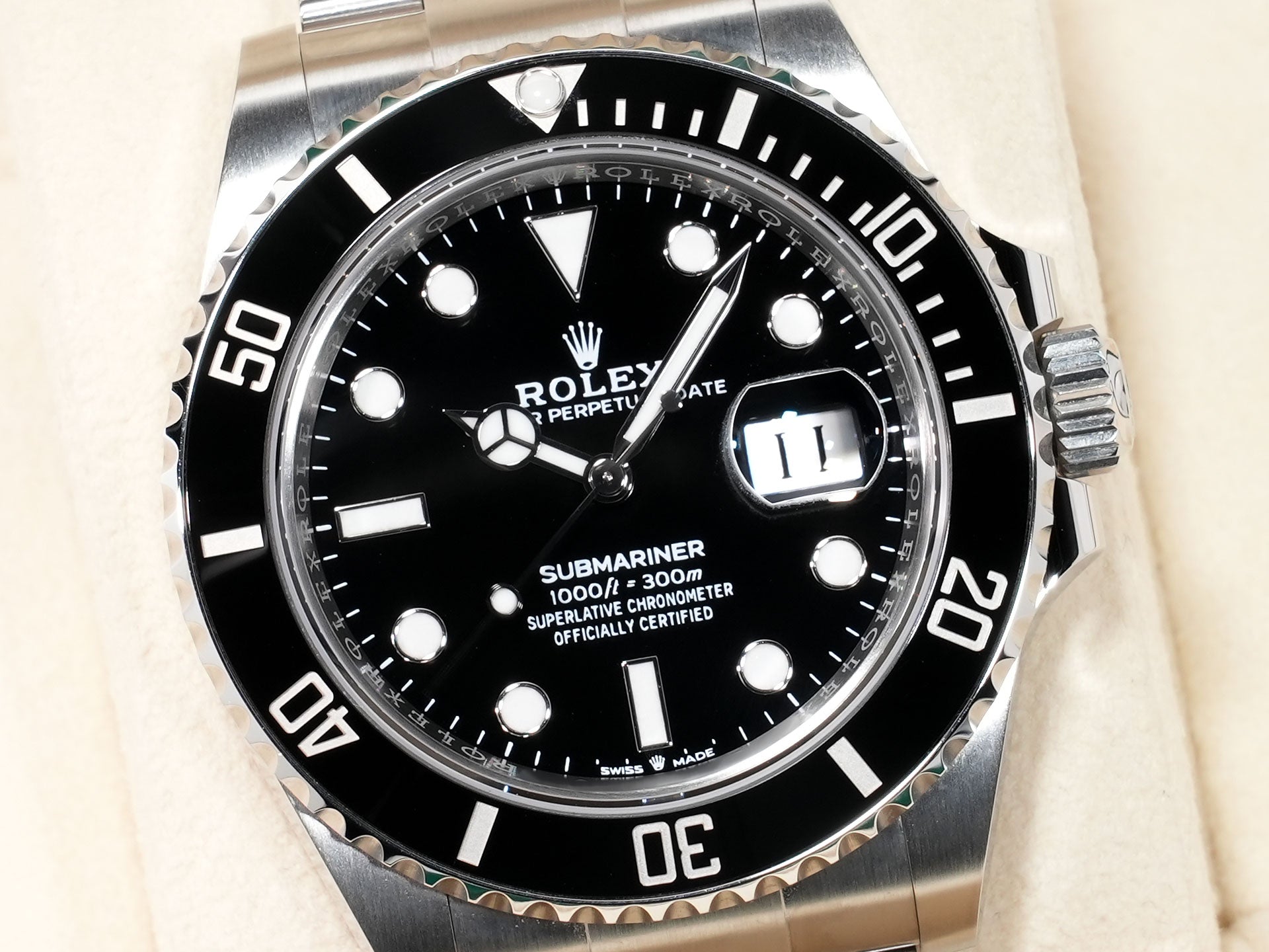 Rolex Submariner Date Ref. 126610LN Stainless Steel Black Dial Excellent Condition vzzzzc7n