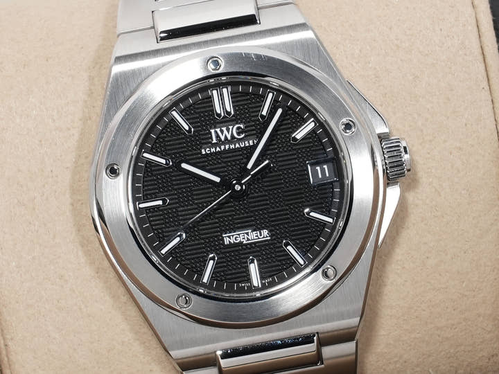 IWC Ingenieur Automatic 35 Ref.IW324906 Stainless Steel Black Dial Excellent Condition bt2x7osw