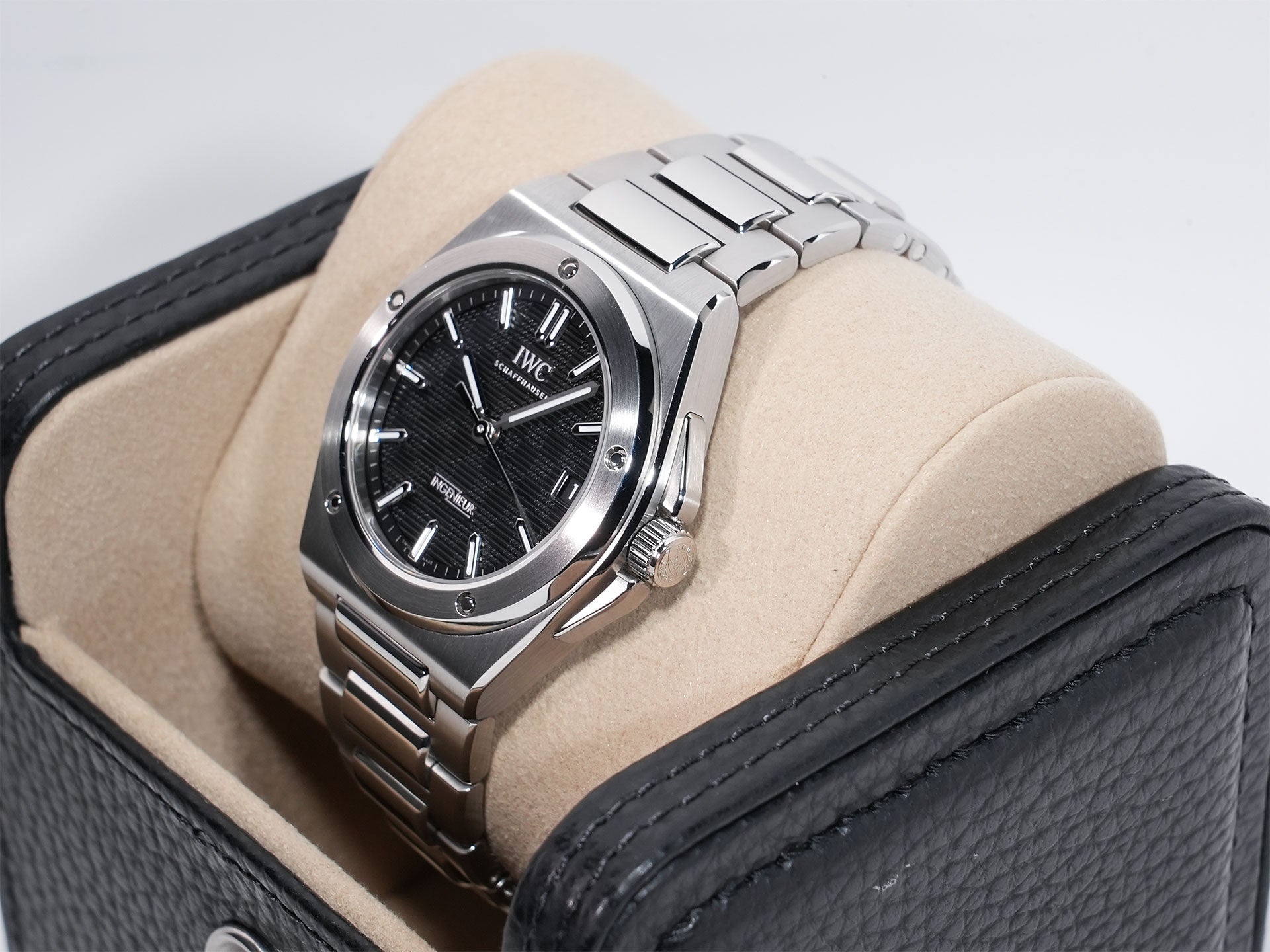 IWC Ingenieur Automatic 35 Ref.IW324906 Stainless Steel Black Dial Excellent Condition bt2x7osw