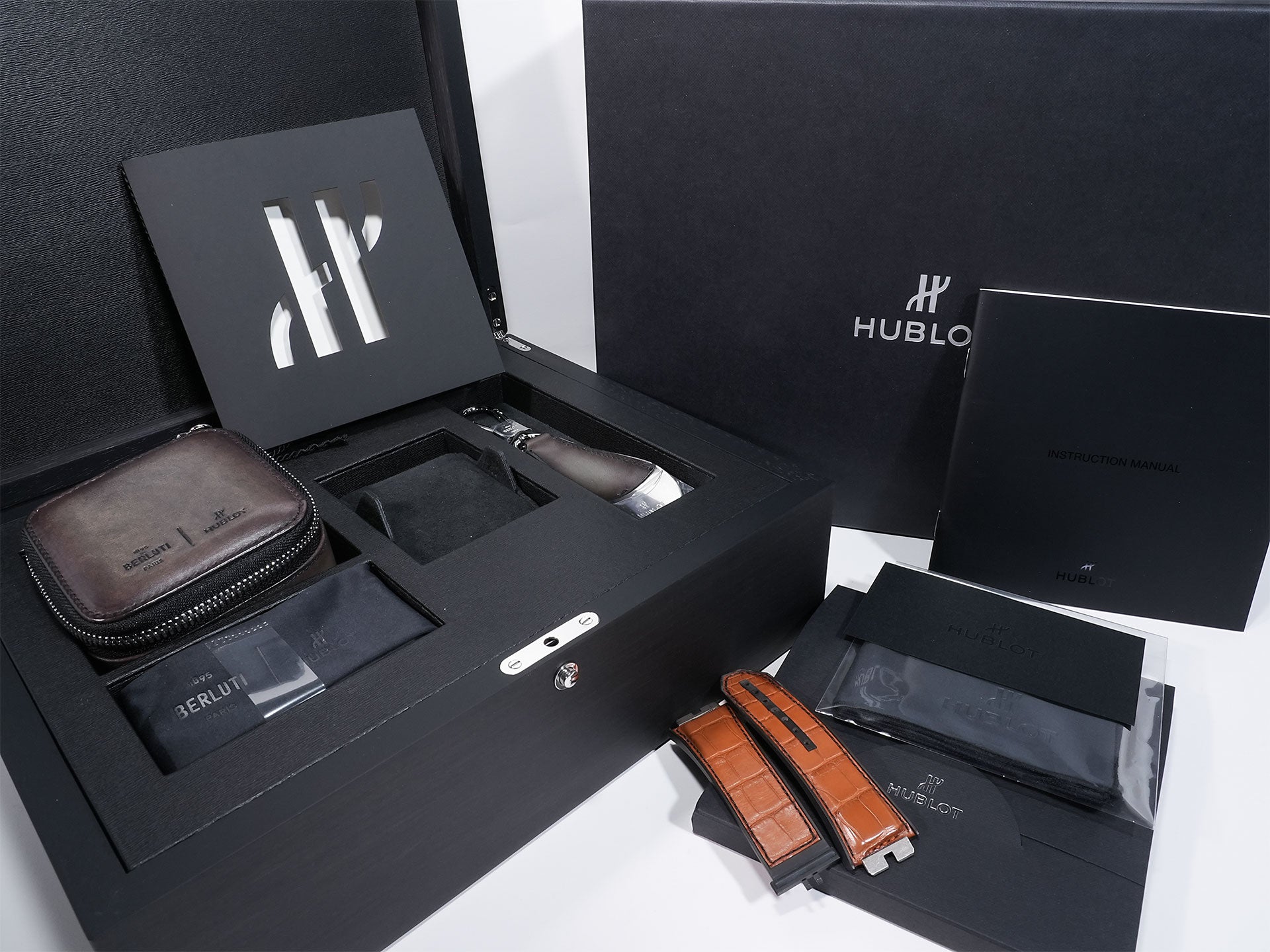 Hublot Big Bang Unico Berluti Cold Brown Ref. 411.CI.0500.VR.BER20 Black Ceramic Brown Dial Excellent Condition eozjecdg