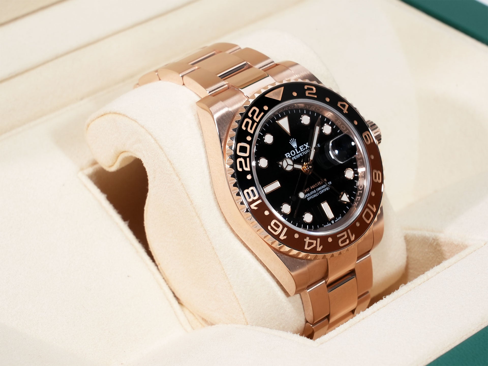 Rolex GMT-Master II Ref. 126715CHNR Everose Gold Black Dial Oyster Bracelet Pre-owned r72s95f3
