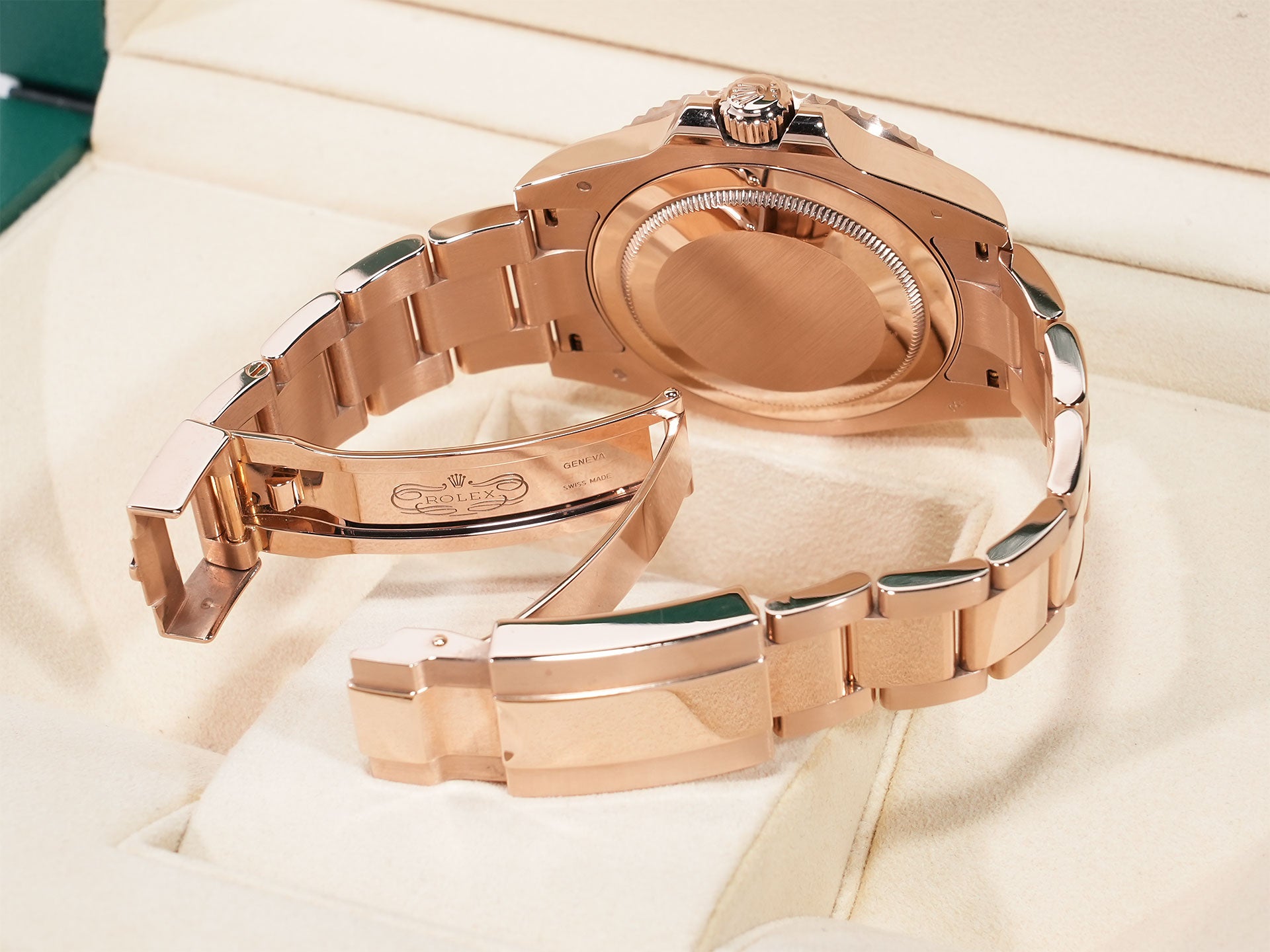 Rolex GMT-Master II Ref. 126715CHNR Everose Gold Black Dial Oyster Bracelet Pre-owned r72s95f3