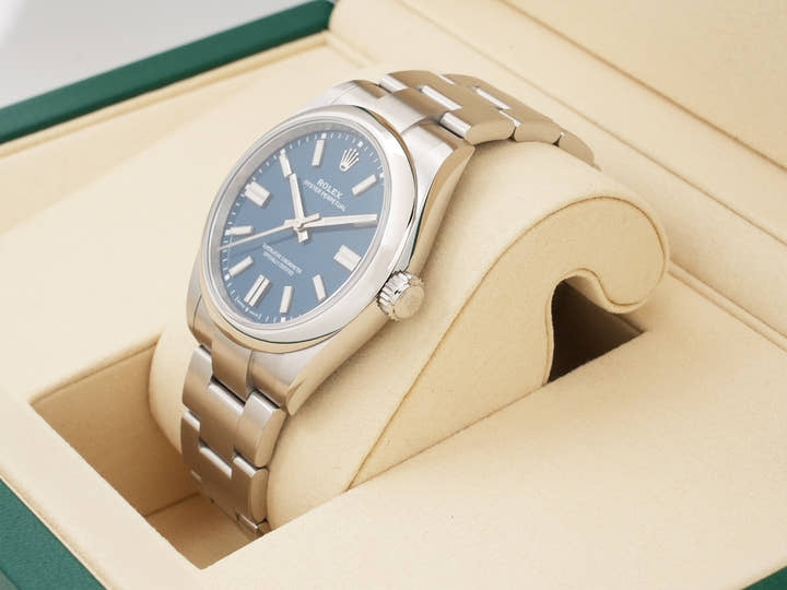 ロレックス オイスターパーペチュアル41 Ref.134300 ステンレススチール メッドブルー文字盤 未使用 sdz7amvn