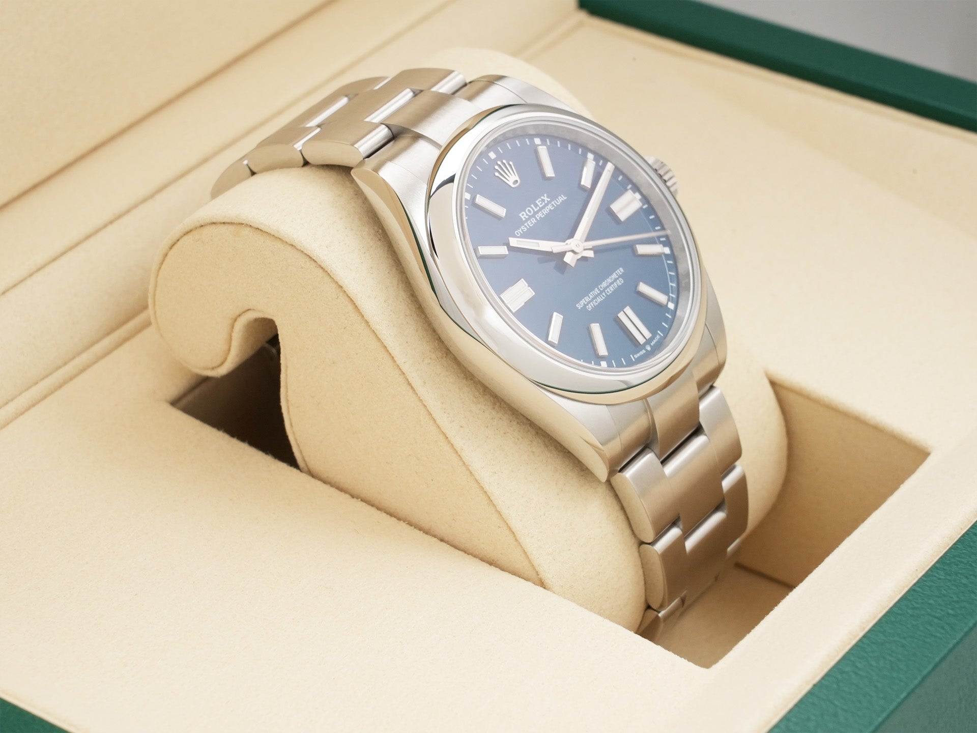 ロレックス オイスターパーペチュアル41 Ref.134300 ステンレススチール メッドブルー文字盤 未使用 sdz7amvn