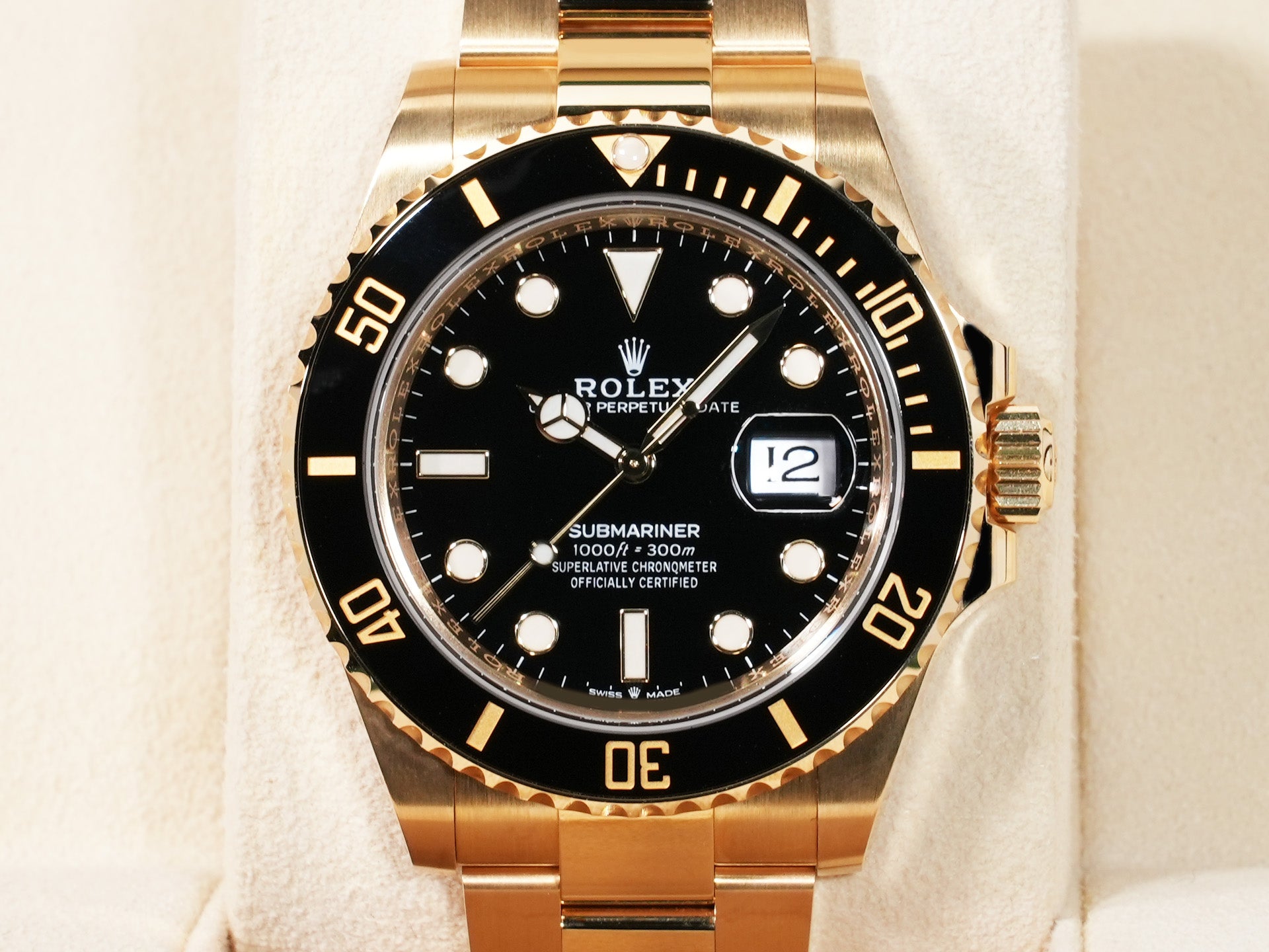 Rolex Submariner Date Ref. 126618LN Yellow Gold Black Dial Excellent Condition Pre-Owned 2ucu27wb