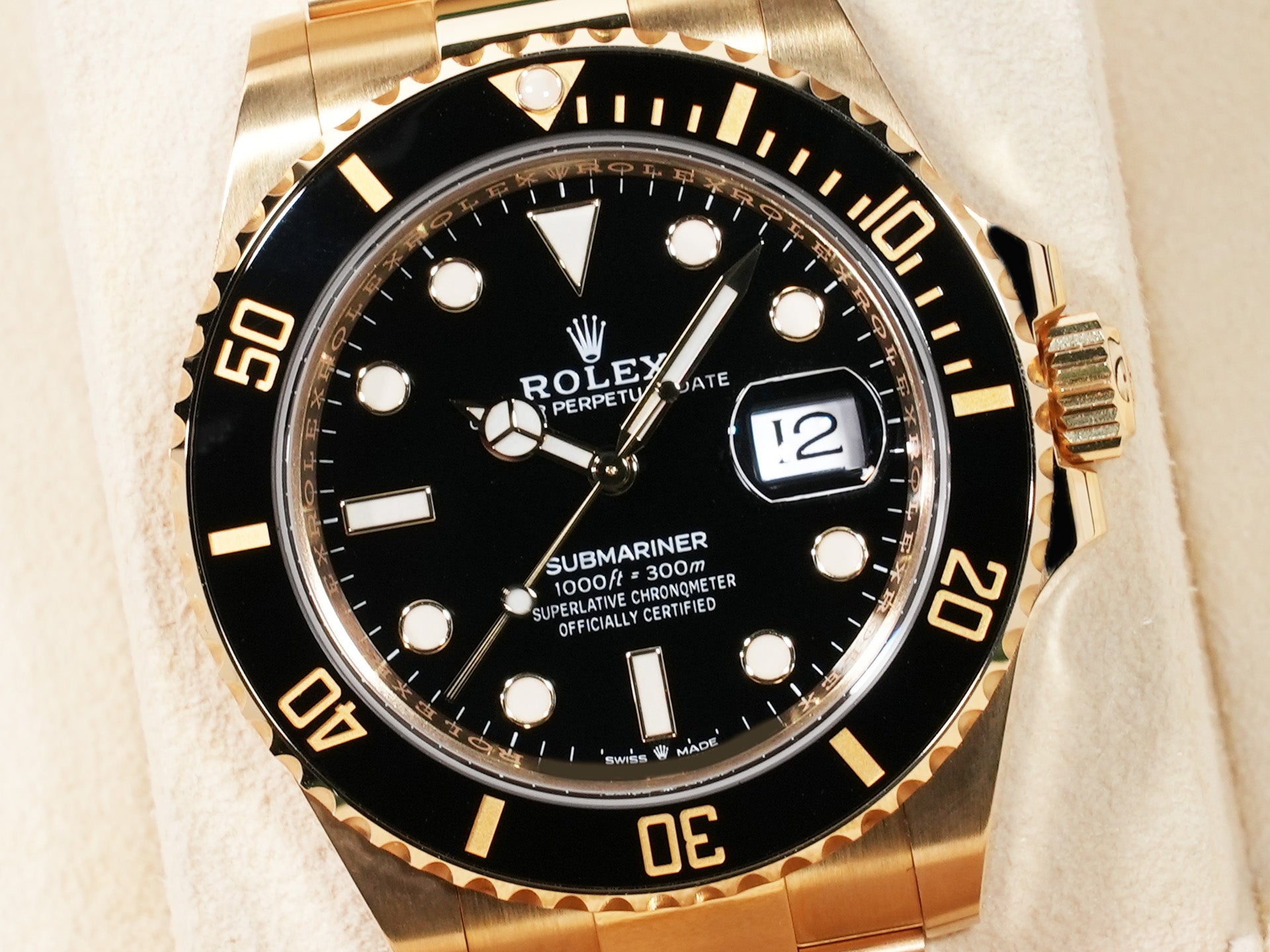 Rolex Submariner Date Ref. 126618LN Yellow Gold Black Dial Excellent Condition Pre-Owned 2ucu27wb