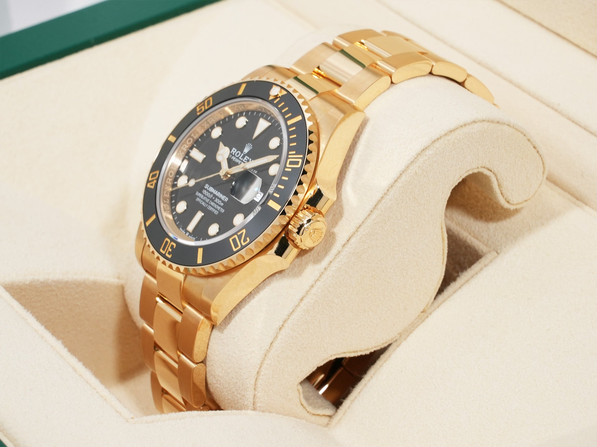 Rolex Submariner Date Ref. 126618LN Yellow Gold Black Dial Excellent Condition Pre-Owned 2ucu27wb