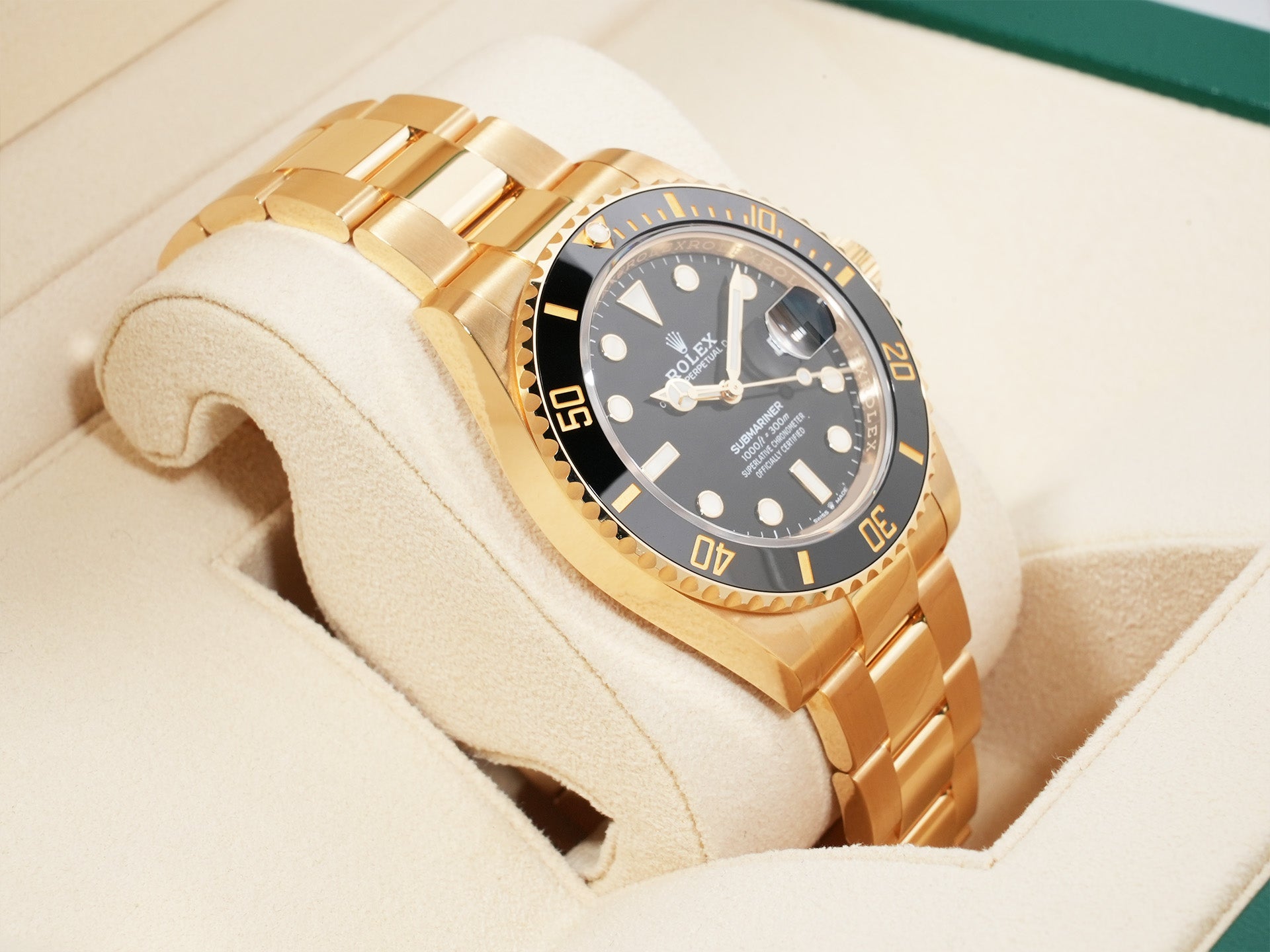 Rolex Submariner Date Ref. 126618LN Yellow Gold Black Dial Excellent Condition Pre-Owned 2ucu27wb