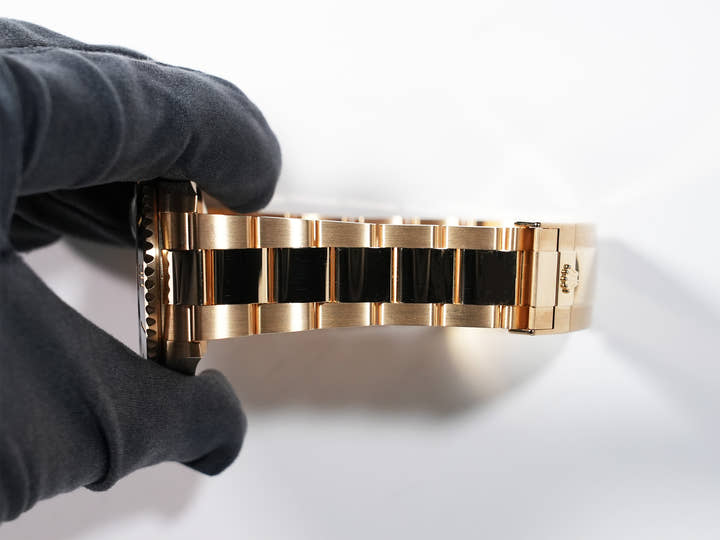 Rolex Submariner Date Ref. 126618LN Yellow Gold Black Dial Excellent Condition Pre-Owned 2ucu27wb