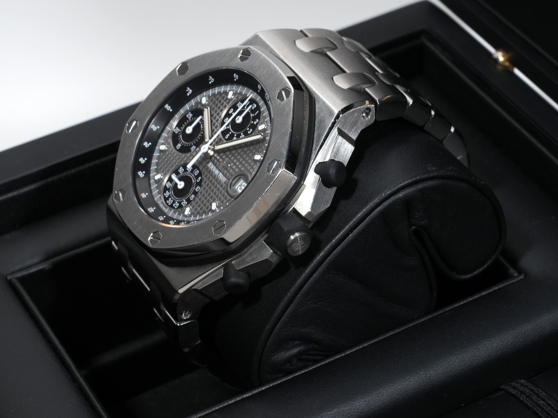 オーデマピゲ ロイヤルオーク オフショア クロノグラフ Ref.26238TI.OO.2000TI.01 チタン グレー文字盤 中古 vwj9qiws