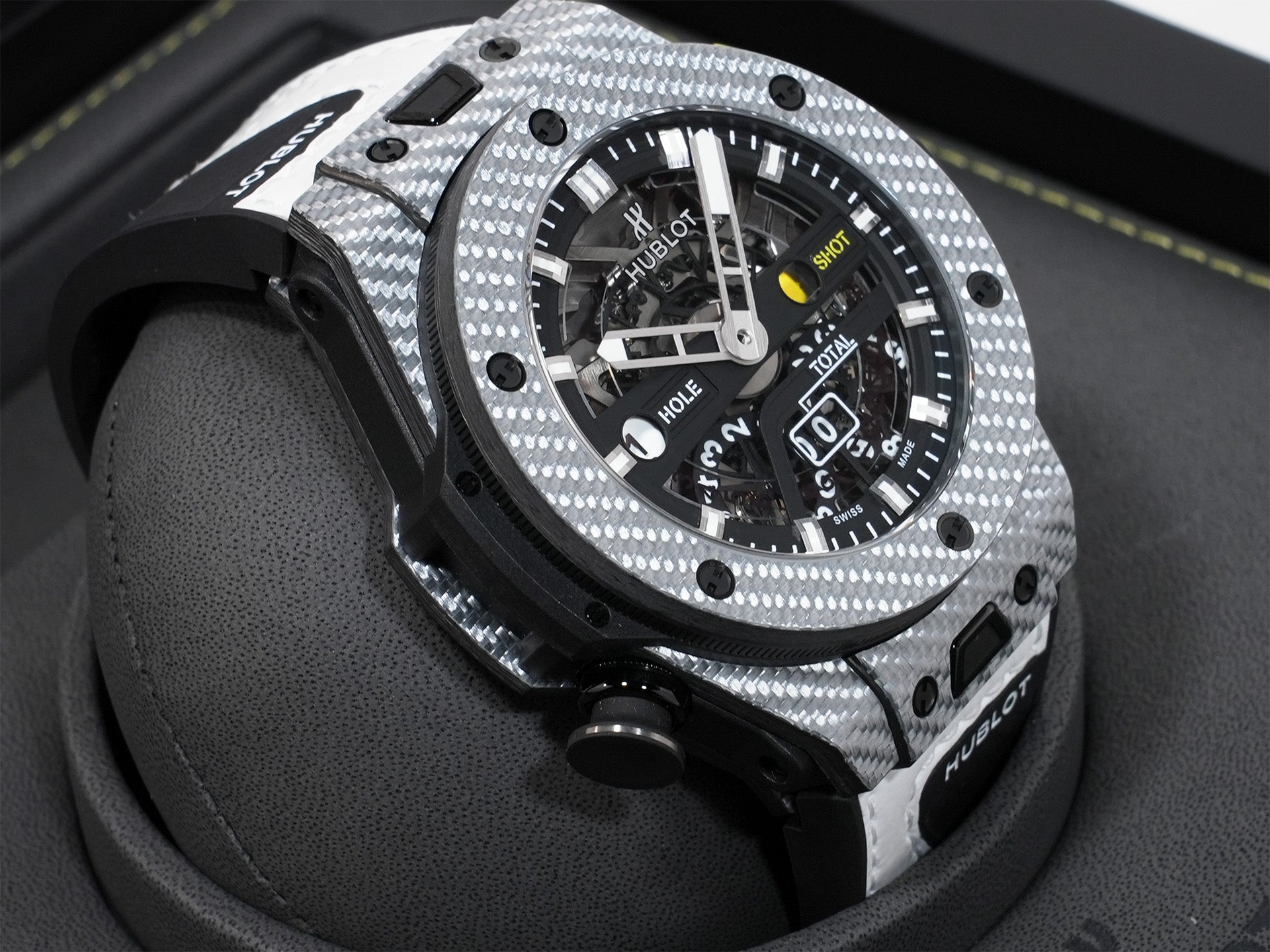 ウブロ ビッグバン ウニコ ゴルフ Ref.416.YS.1120.VR カーボンファイバー&グレーのテキサリウムのアッパーレイヤー マットブラック文字盤 未使用 388mavuz