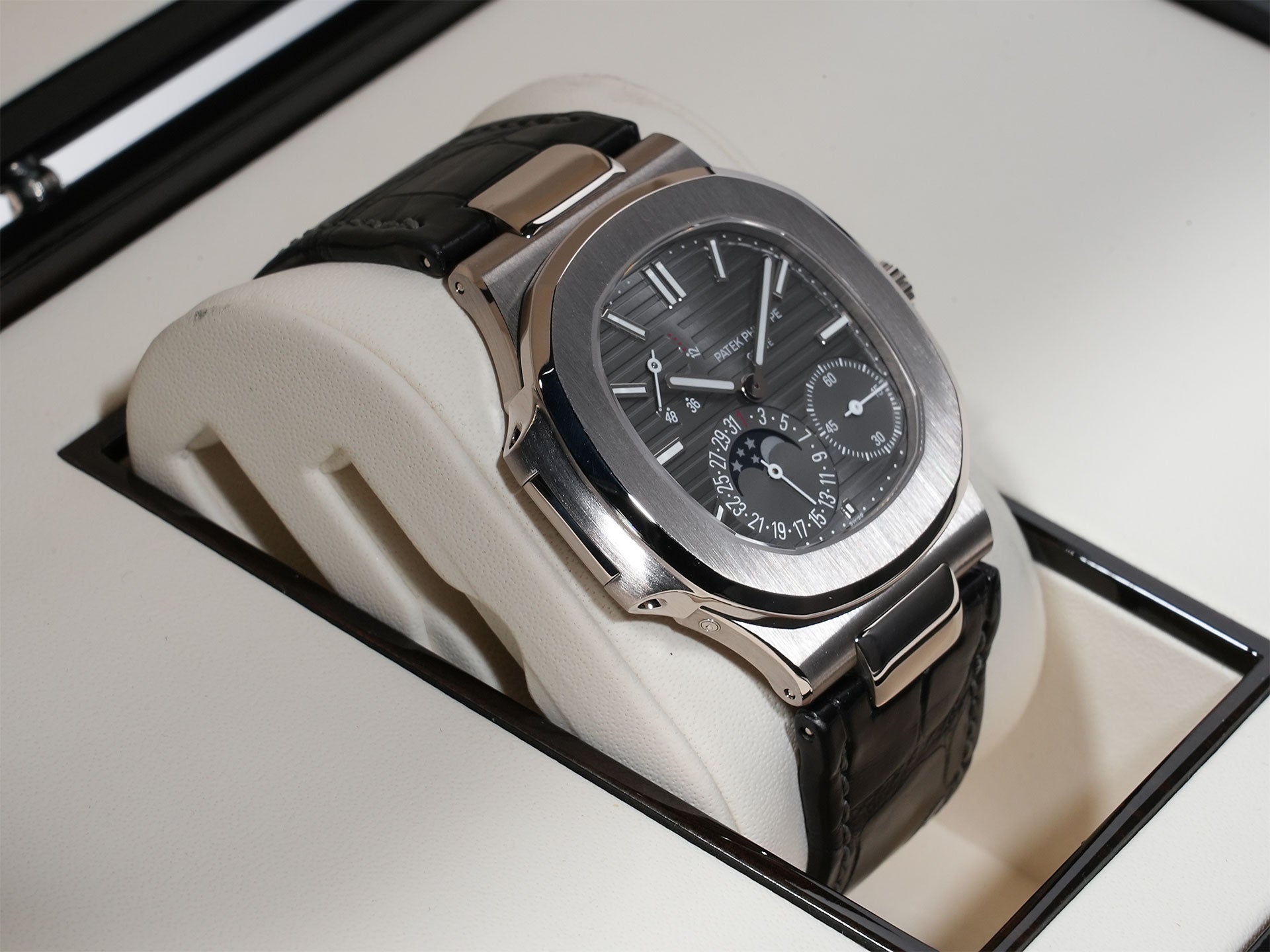 パテックフィリップ ノーチラス プチコンプリケーション Ref.5712G-001 ホワイトゴールド スレート文字盤 美中古 7pgqnxi2