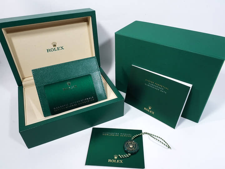 ロレックス サブマリーナー デイト Ref.126610LV ステンレススチール ブラック文字盤 未使用 r6fj3cw8