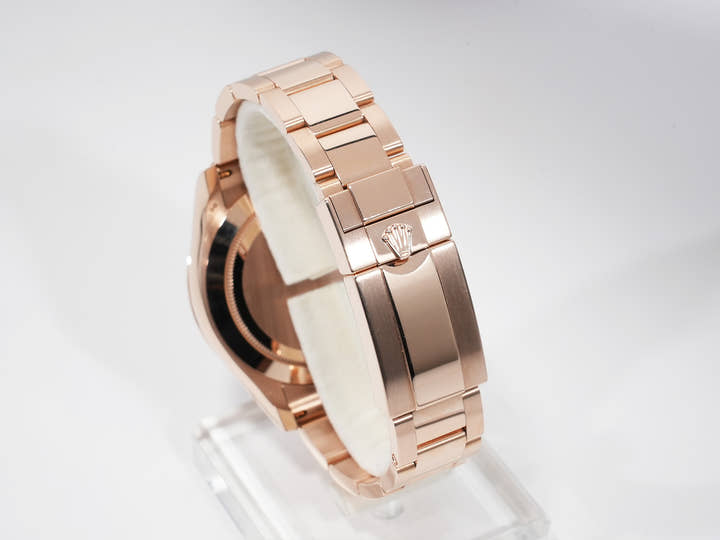 ロレックス デイトナ Ref.116505 エバーローズゴールド チョコレートxブラック文字盤 中古 iuus4mgn