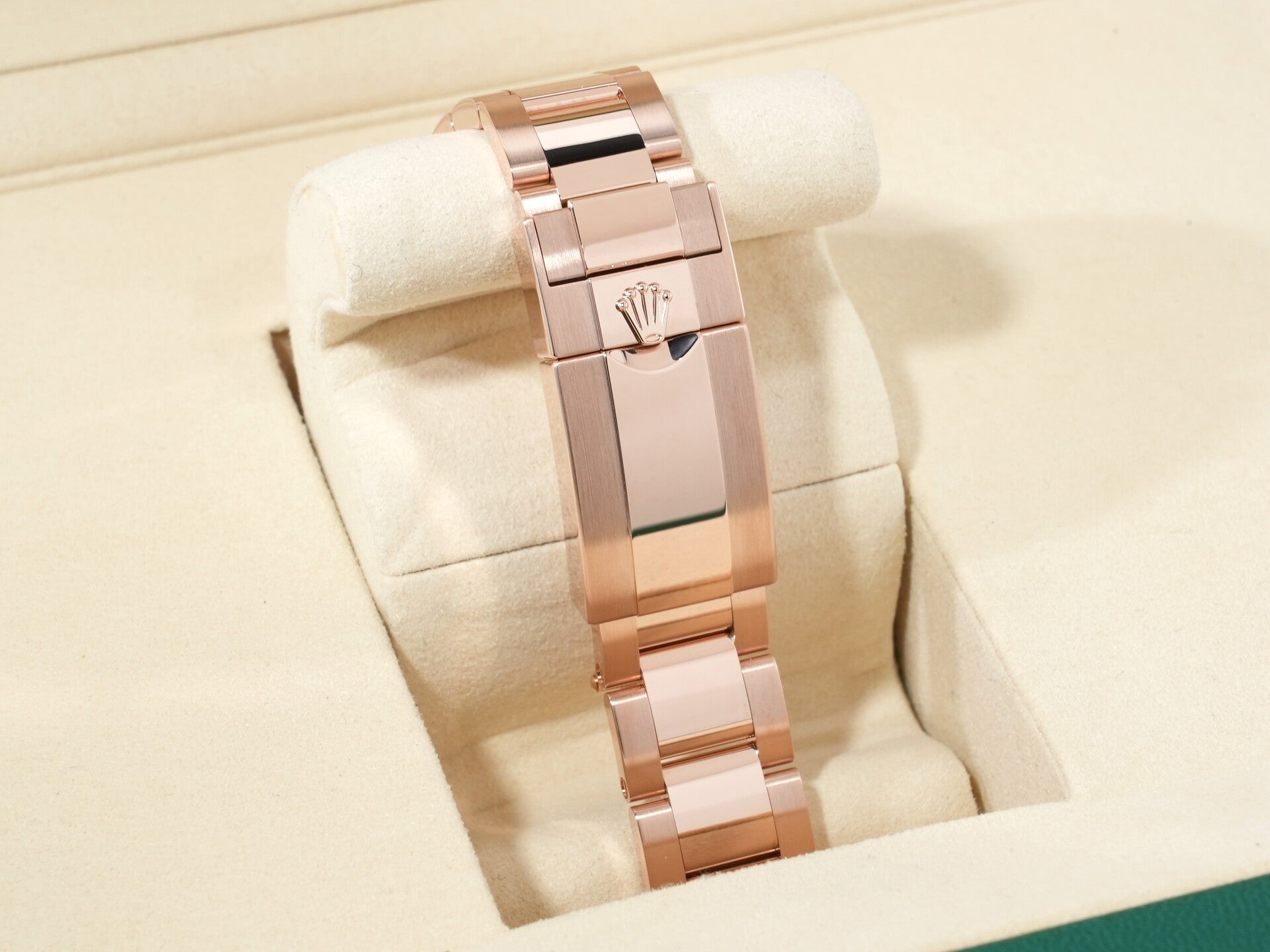 ロレックス デイトナ Ref.126505 エバーローズゴールド サンダストxブライトブラック文字盤 未使用 x47krqut