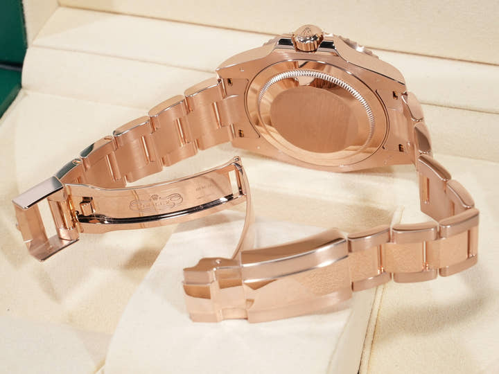 Rolex GMT-Master II Ref. 126715CHNR Everose Gold Black Dial Oyster Bracelet Excellent Condition 5zq2bkom